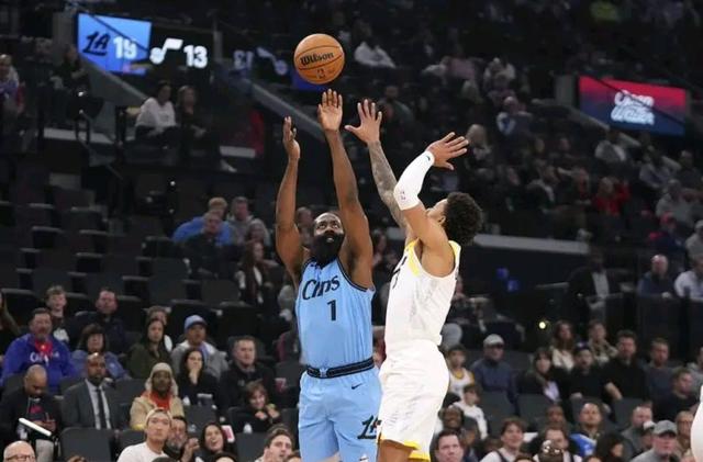 NBA签下770亿美元合同！收视率却暴跌，奥尼尔说出原因，库里背锅-4.jpg