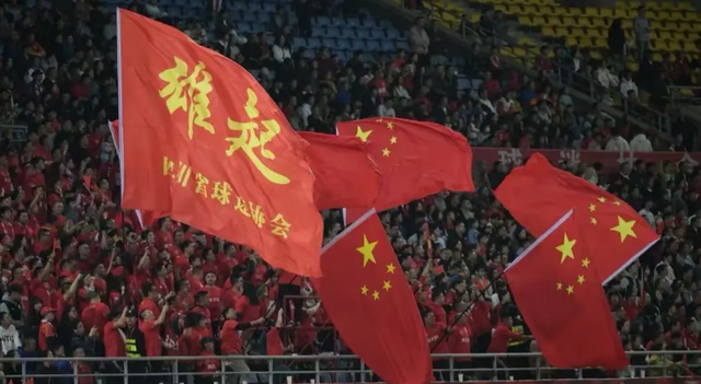 1-1！中国足球战平强敌，全场14脚轰门，火力全开，球迷乐开花-2.jpg