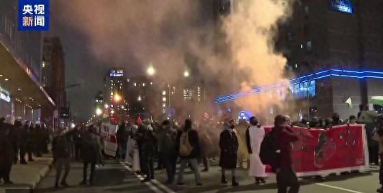 加拿大爆发暴力冲突！警方使用催泪瓦斯-1.jpg