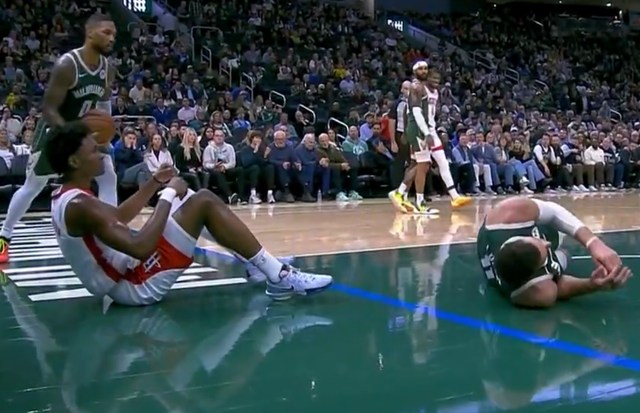 NBA常规赛：利拉德准绝杀雄鹿逆转火箭 字母20+14申京18+8致命脱手-3.jpg