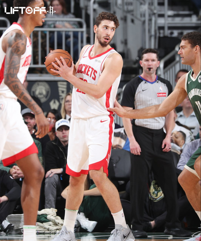 NBA常规赛：利拉德准绝杀雄鹿逆转火箭 字母20+14申京18+8致命脱手-9.jpg