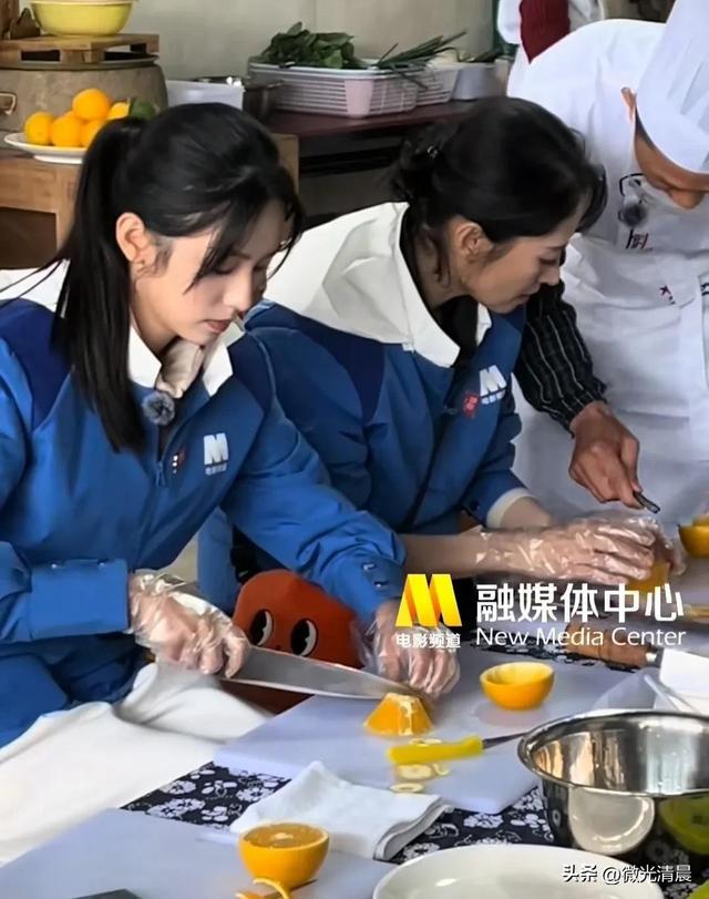 8位明星同框，聂远和刘敏涛当队长，带着成员一起体验摘橙子-12.jpg