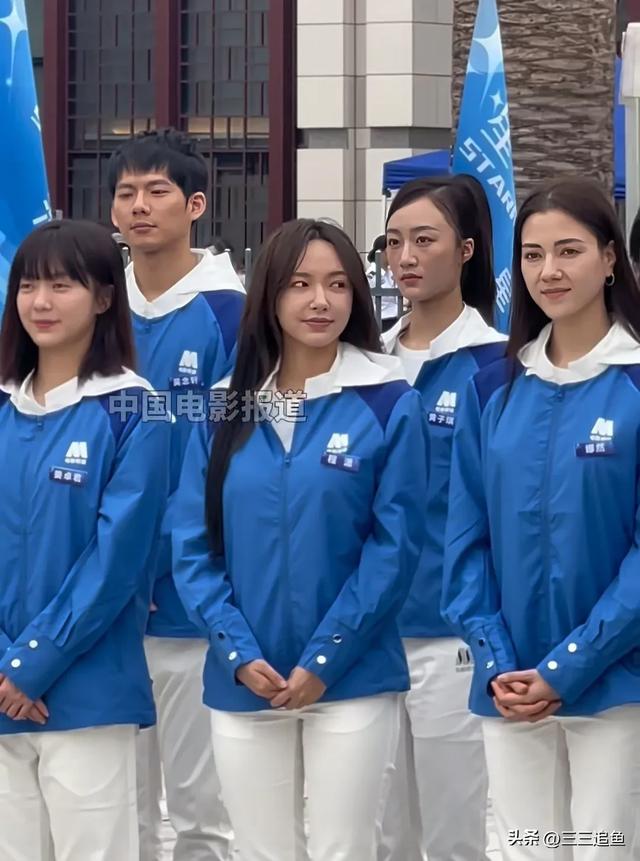 32位明星同框，娜然全场第一美，万鹏第二，张凯丽女儿太出彩了-8.jpg