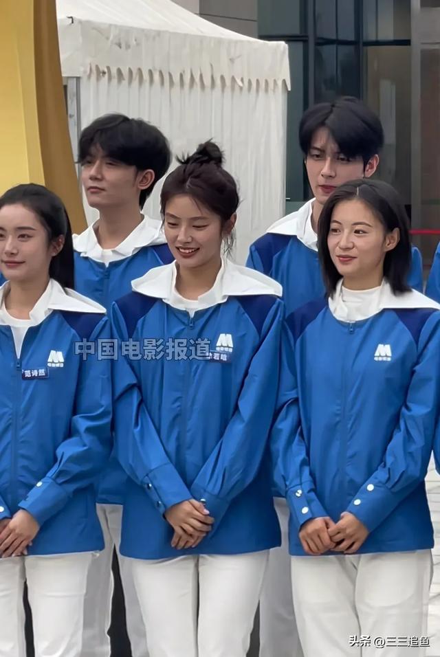 32位明星同框，娜然全场第一美，万鹏第二，张凯丽女儿太出彩了-12.jpg