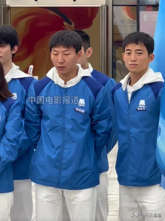 32位明星同框，娜然全场第一美，万鹏第二，张凯丽女儿太出彩了-16.jpg