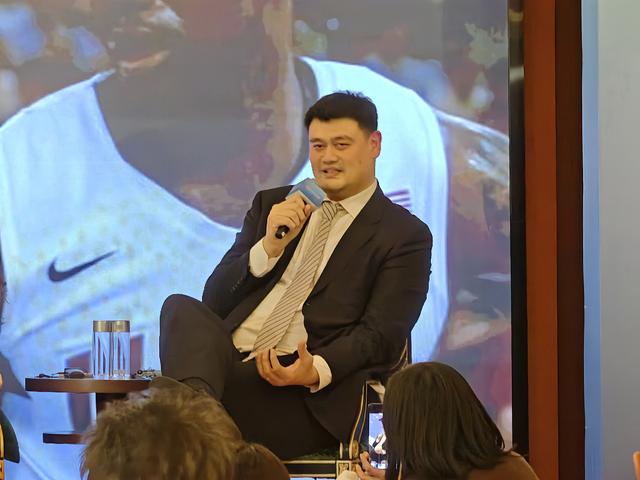 姚明谈中美篮球文化差异：30年前第一次看NBA感受到文化冲击-1.jpg