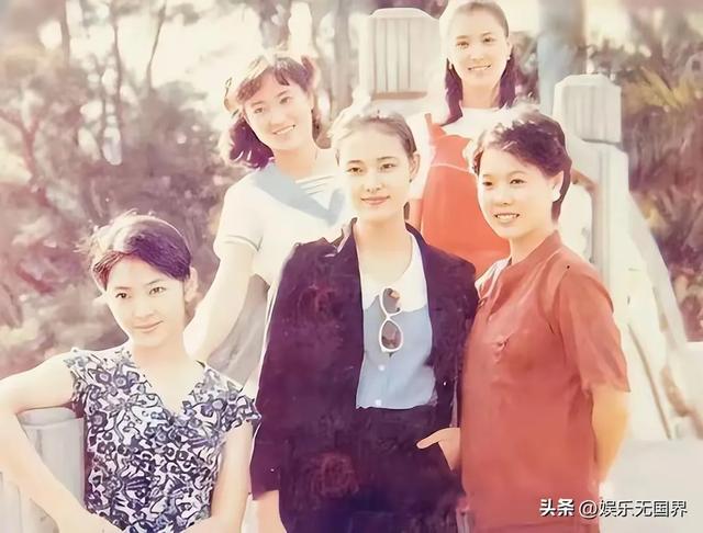 52张罕见明星珍藏版照片，你都能认出吗-38.jpg