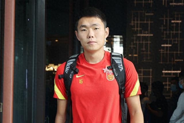 王上源：在身体和强度给上之后，我们是可以踢好足球的！-1.jpg