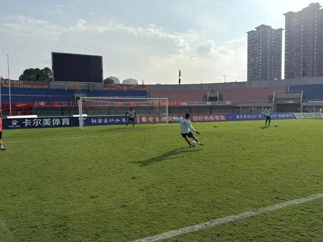 媒体人：广西足球暂时天亮了，最起码能活下去了-1.jpg
