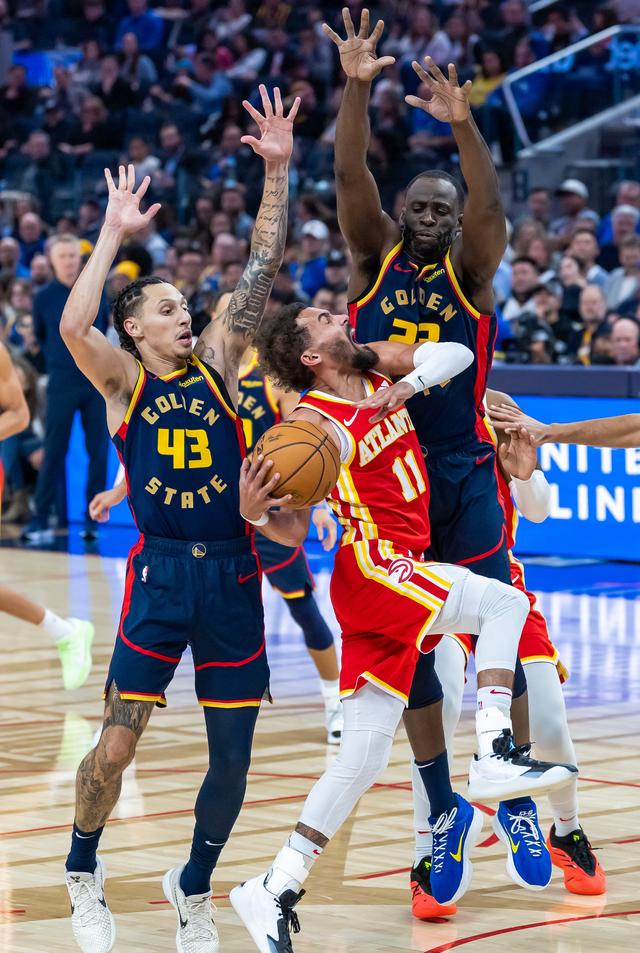 （体育）篮球——NBA常规赛：勇士胜老鹰-2.jpg