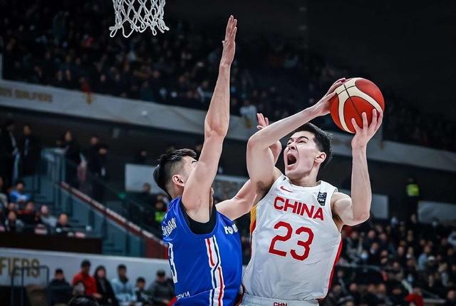 48分大胜！中国男篮开门红，点燃了球迷的热情，听听媒体怎么说-7.jpg