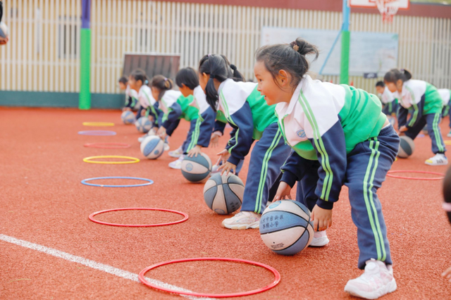 幼小中高一体化推进，篮球成为密云校园运动“标配”-2.jpg