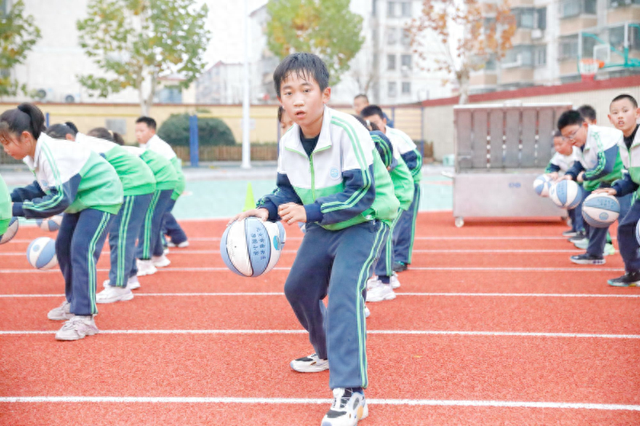 幼小中高一体化推进，篮球成为密云校园运动“标配”-1.jpg