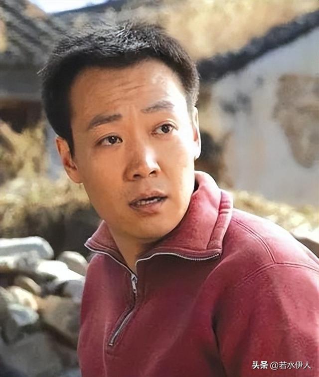 低调的4对明星夫妻，两对是国家一级演员，多人从校服到婚纱-2.jpg