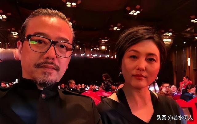 低调的4对明星夫妻，两对是国家一级演员，多人从校服到婚纱-7.jpg