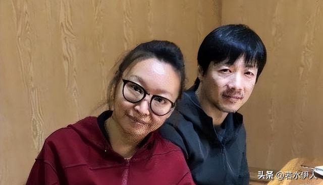 低调的4对明星夫妻，两对是国家一级演员，多人从校服到婚纱-12.jpg
