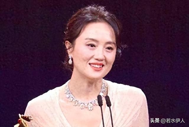 低调的4对明星夫妻，两对是国家一级演员，多人从校服到婚纱-17.jpg