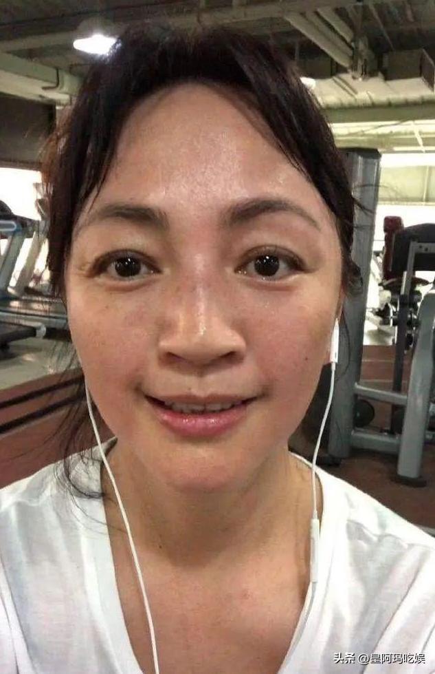 10位明星素颜照曝光，真实颜值差距有多大，看看对比就知道了-9.jpg