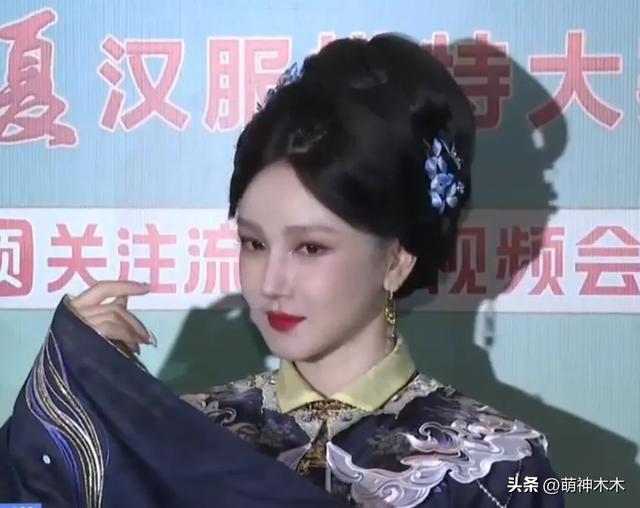 央视高清镜头下的女明星，整容脸和原生脸差别大，一眼就看出痕迹-17.jpg