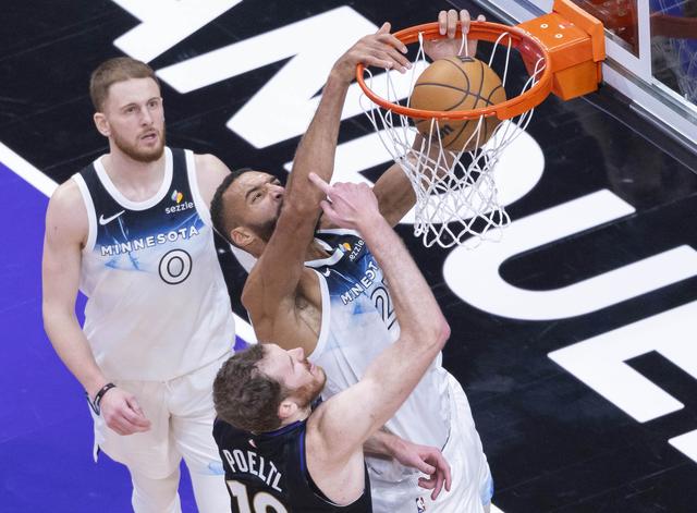 （体育）篮球——NBA常规赛：猛龙胜森林狼-3.jpg
