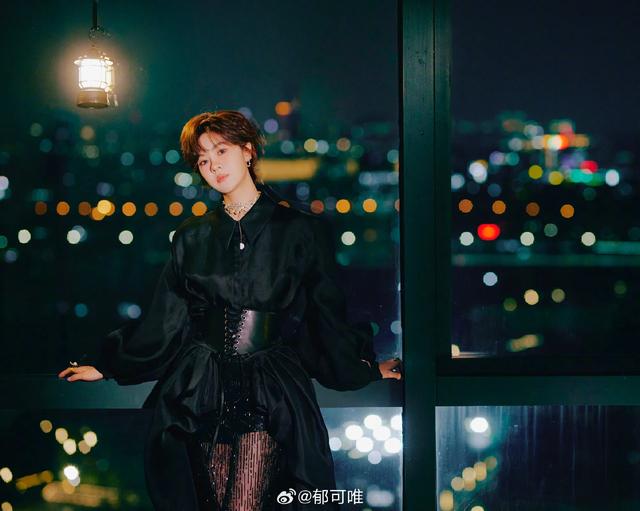 美女明星-2.jpg