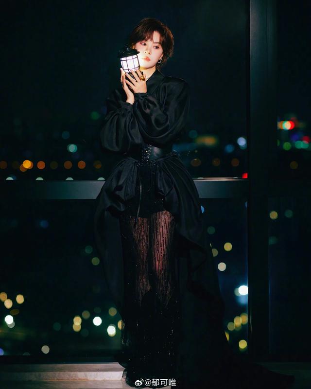 美女明星-3.jpg
