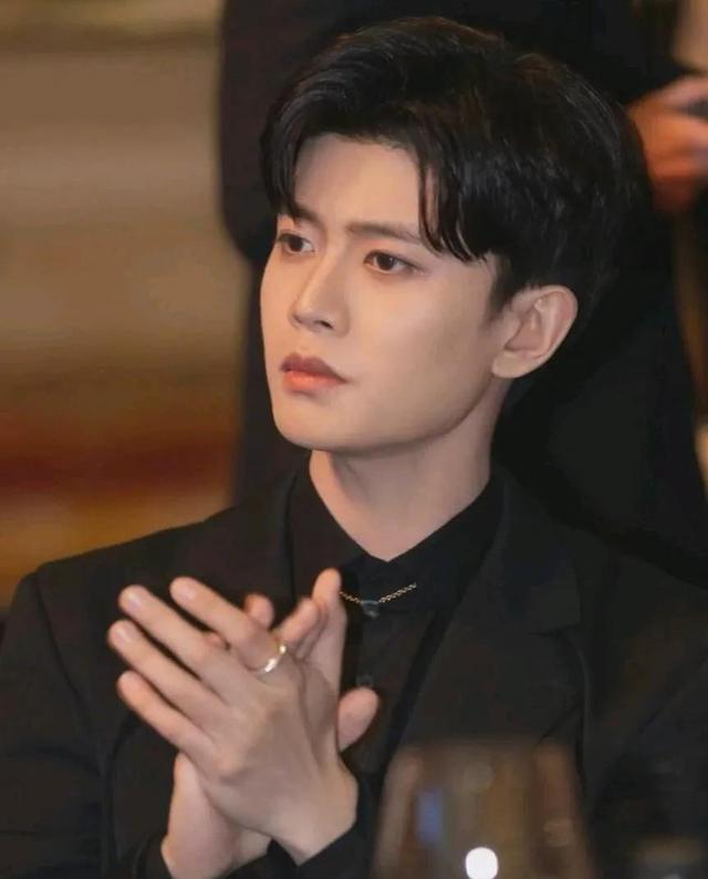 内娱断层顶流明星，肖战迪丽热巴登顶，杨紫第9李现第4王一博第3-21.jpg