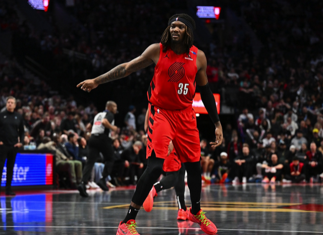 NBA常规赛：范乔丹怒喷裁判遭驱逐火箭惜败开拓者 申京空砍22+5-2.jpg