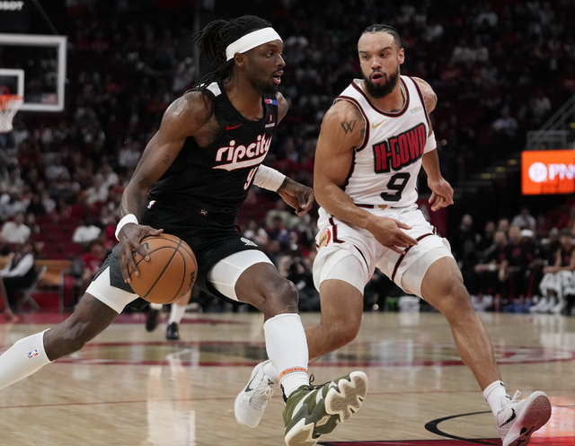NBA常规赛：范乔丹怒喷裁判遭驱逐火箭惜败开拓者 申京空砍22+5-9.jpg