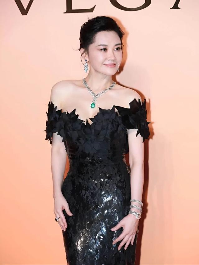 内娱家世显赫、非富即贵的六位女明星，你知道都有谁吗？-12.jpg