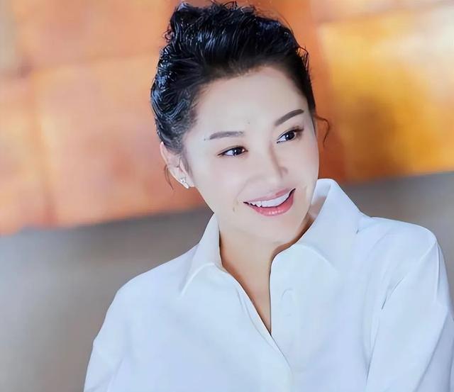 内娱家世显赫、非富即贵的六位女明星，你知道都有谁吗？-13.jpg