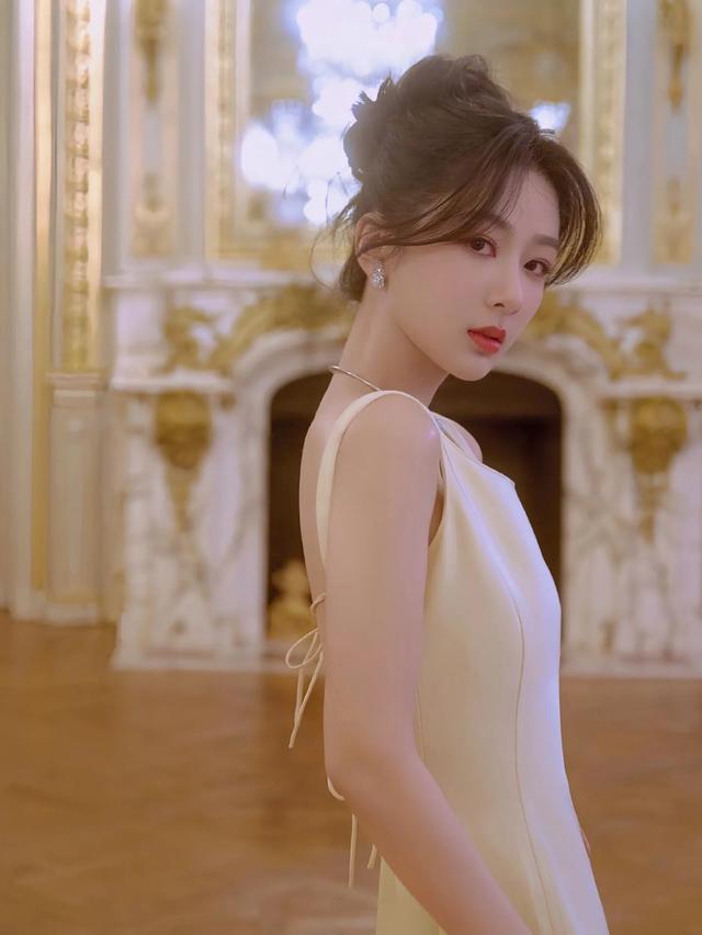 最受欢迎10位女明星-10.jpg