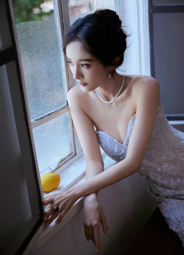 最受欢迎10位女明星-11.jpg