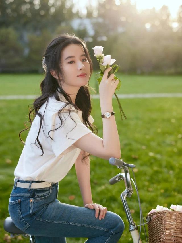 最受欢迎10位女明星-14.jpg