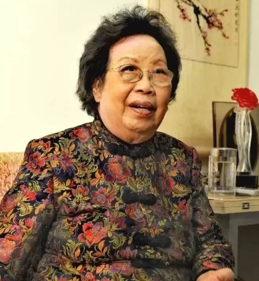 12月刚到，已有40位明星去世，多位脸熟叫不上名字，最大101岁-37.jpg