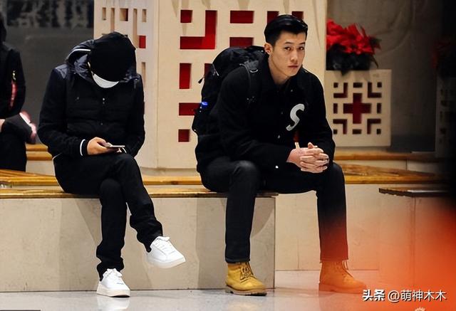 明星被素人抢风头？丞磊同框输了，热巴身材比不过，倪妮颜值被秒-6.jpg
