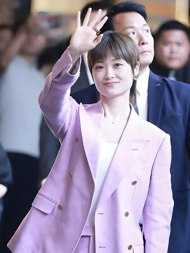 内娱最干净的10位女明星，不傍大款，不当小三，个个都是大美女-16.jpg