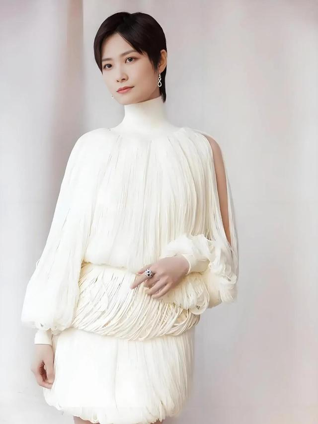 内娱最干净的10位女明星，不傍大款，不当小三，个个都是大美女-18.jpg