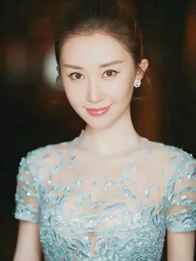 内娱最干净的10位女明星，不傍大款，不当小三，个个都是大美女-12.jpg