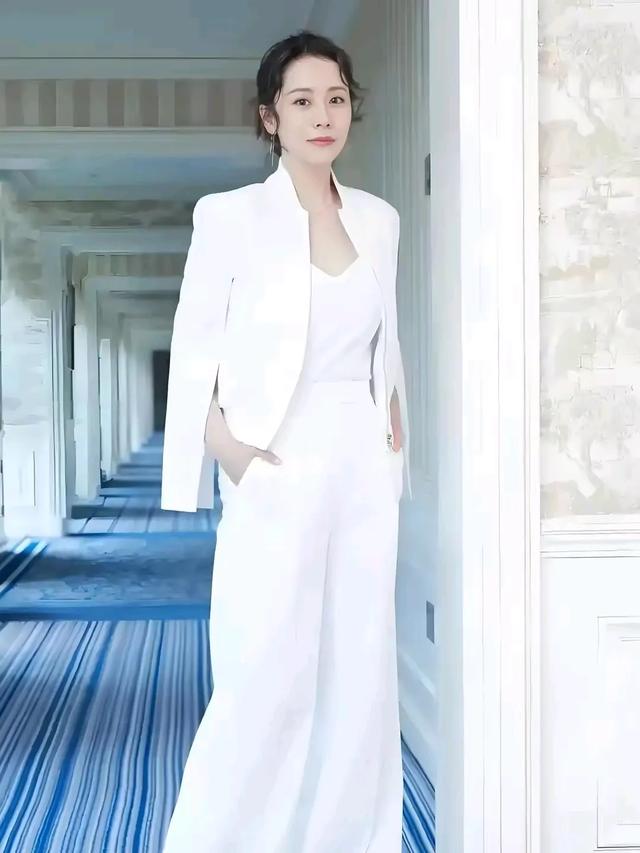 内娱最干净的10位女明星，不傍大款，不当小三，个个都是大美女-16.jpg