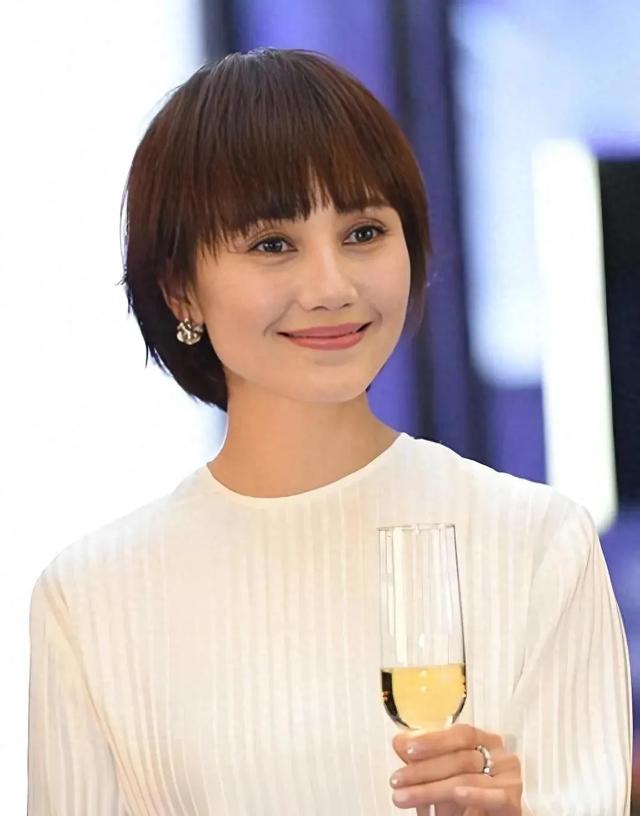 内娱最干净的10位女明星，不傍大款，不当小三，个个都是大美女-3.jpg