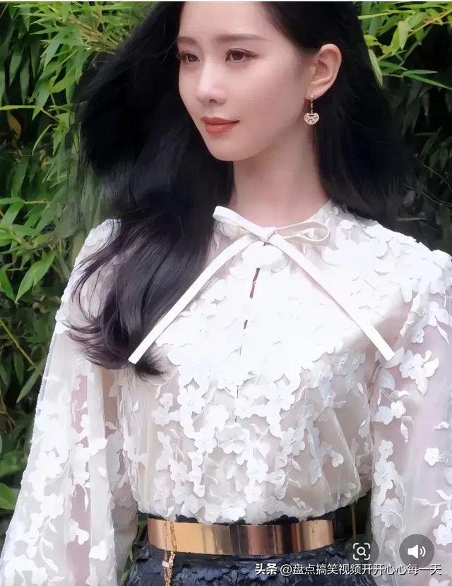 内娱最干净的 10 位女明星，不傍大款，不当小三，个个都是大美女-2.jpg