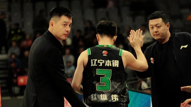赵继伟复出7+5！弗格轰14+6，威尔斯首秀7+1，辽篮落后江苏11分-3.jpg