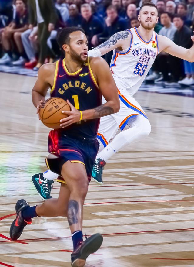 （体育）篮球——NBA常规赛：勇士不敌雷霆-6.jpg