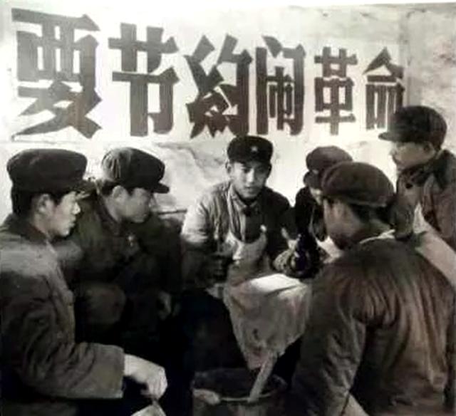 部队给养员到底叫“上司”还是“上士”？海军老兵认为是“上士”-3.jpg