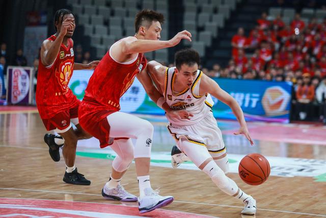 #（体育）篮球——CBA常规赛：辽宁本钢胜深圳马可波罗-1.jpg