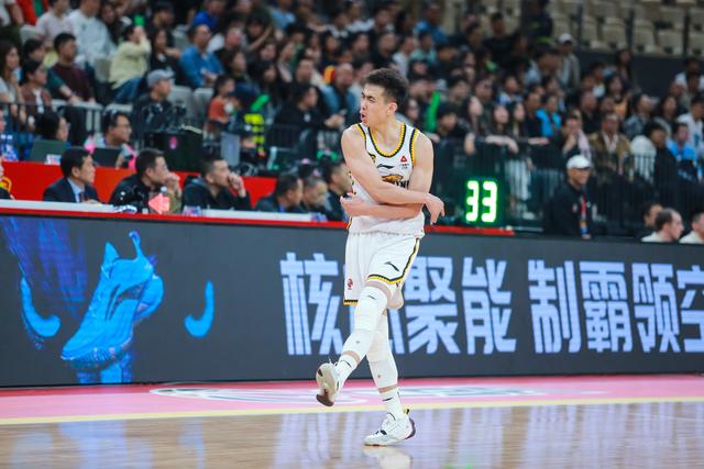 #（体育）篮球——CBA常规赛：辽宁本钢胜深圳马可波罗-10.jpg