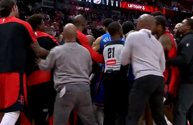 NBA常规赛：火箭拒雷霆逆转三连胜 狄龙SGA爆发冲突申京20+14+9-7.jpg