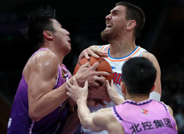 （体育）篮球——CBA常规赛：北京控股胜四川丰谷酒业-1.jpg