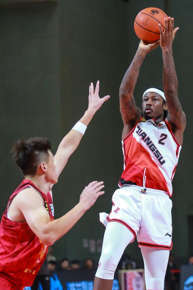 #（体育）篮球——CBA常规赛：深圳马可波罗胜江苏肯帝亚-7.jpg